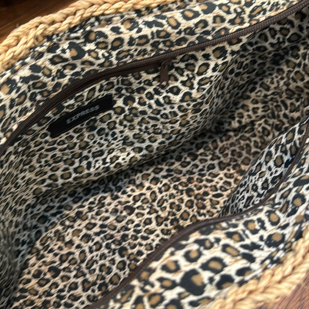 Express great summer straw tote. - Picture 5 of 5